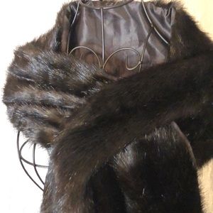 SV faux fur stole